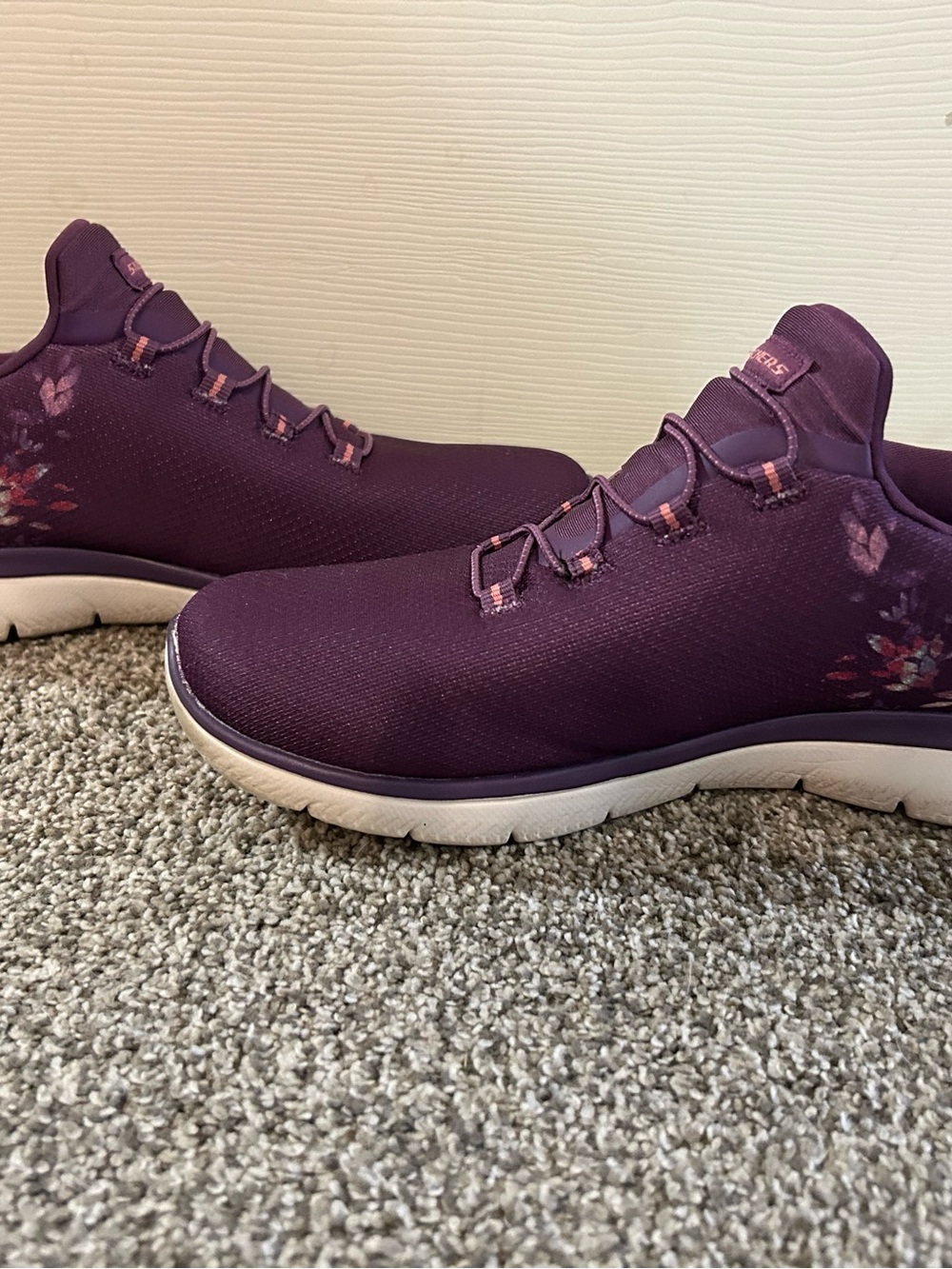 Skechers Wide Fit Slip-On in Purple size 8w. Like new